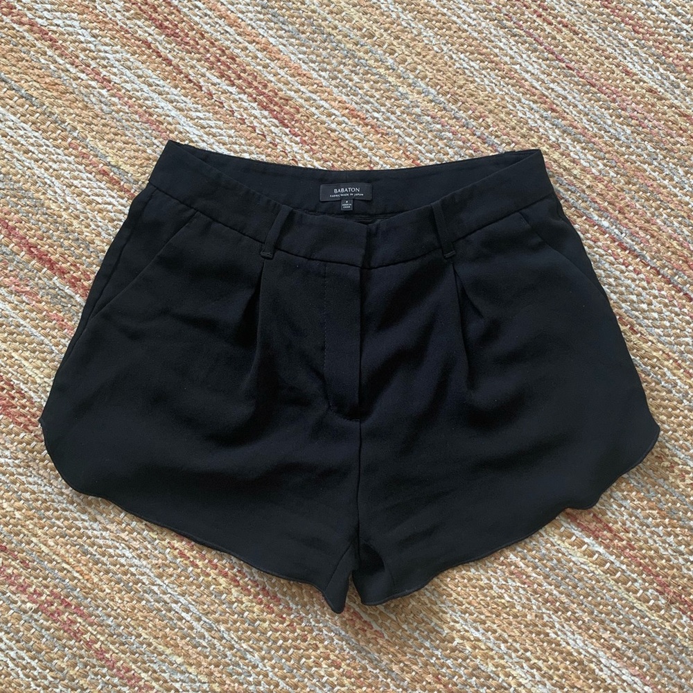 Aritzia Babaton shorts